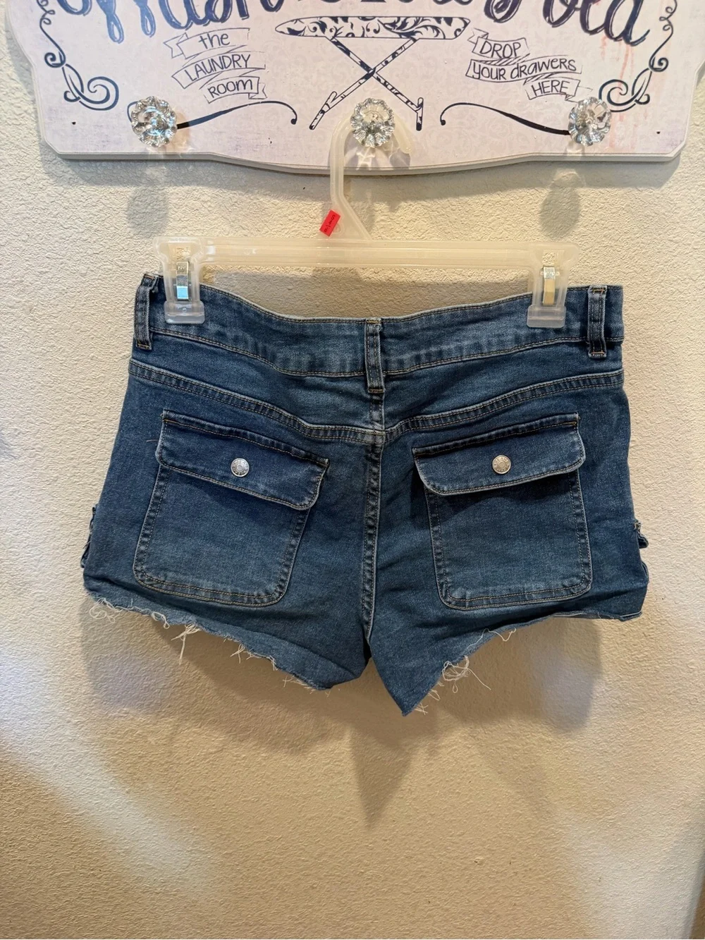 Casual Distressed Women's Denim Jean Shorts - Blue